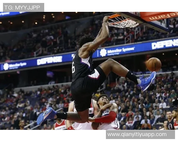 小乔丹内线强势补篮得手并成功加罚展现绝佳状态