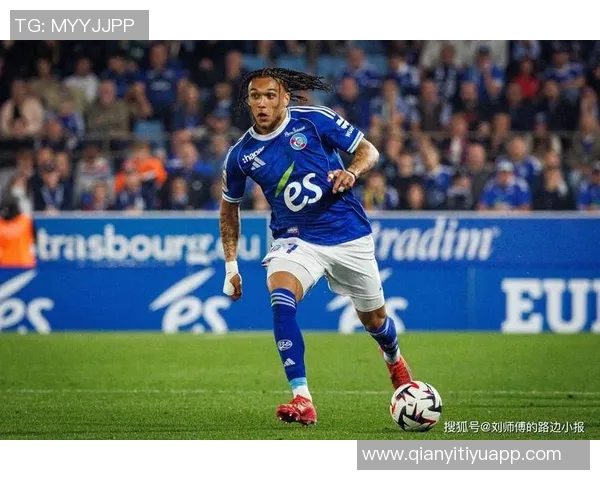 巴黎防线崩溃杜埃失误助攻莫雷拉轻松破门斯特拉斯堡逆转成功 巴黎防线崩溃杜埃失误助攻莫雷拉轻松破门斯特拉斯堡逆转成功